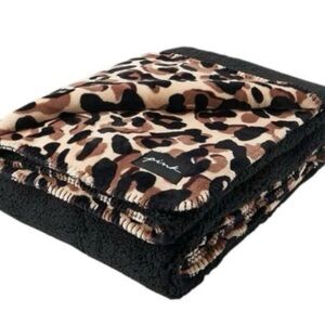 PiNK Victorias Secret Leopard Sherpa Fleece Blanket